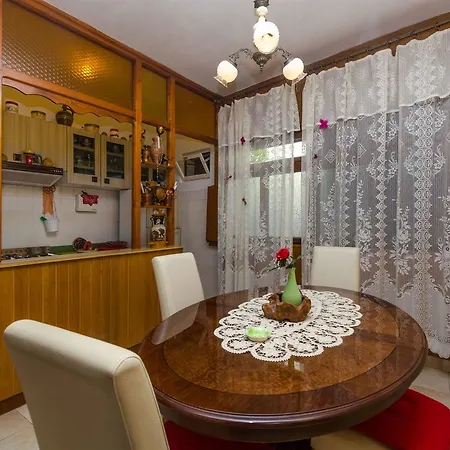 شقة Franka بوفليا